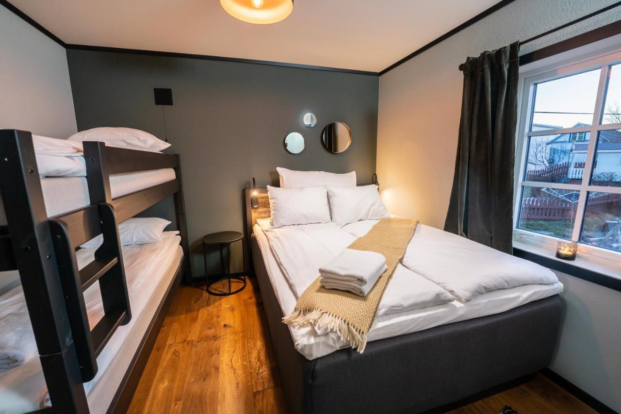 Tobiasbrygga Aparthotel Henningsvaer Exterior photo