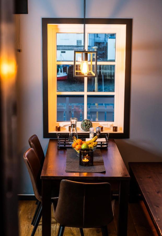 Tobiasbrygga Aparthotel Henningsvaer Exterior photo