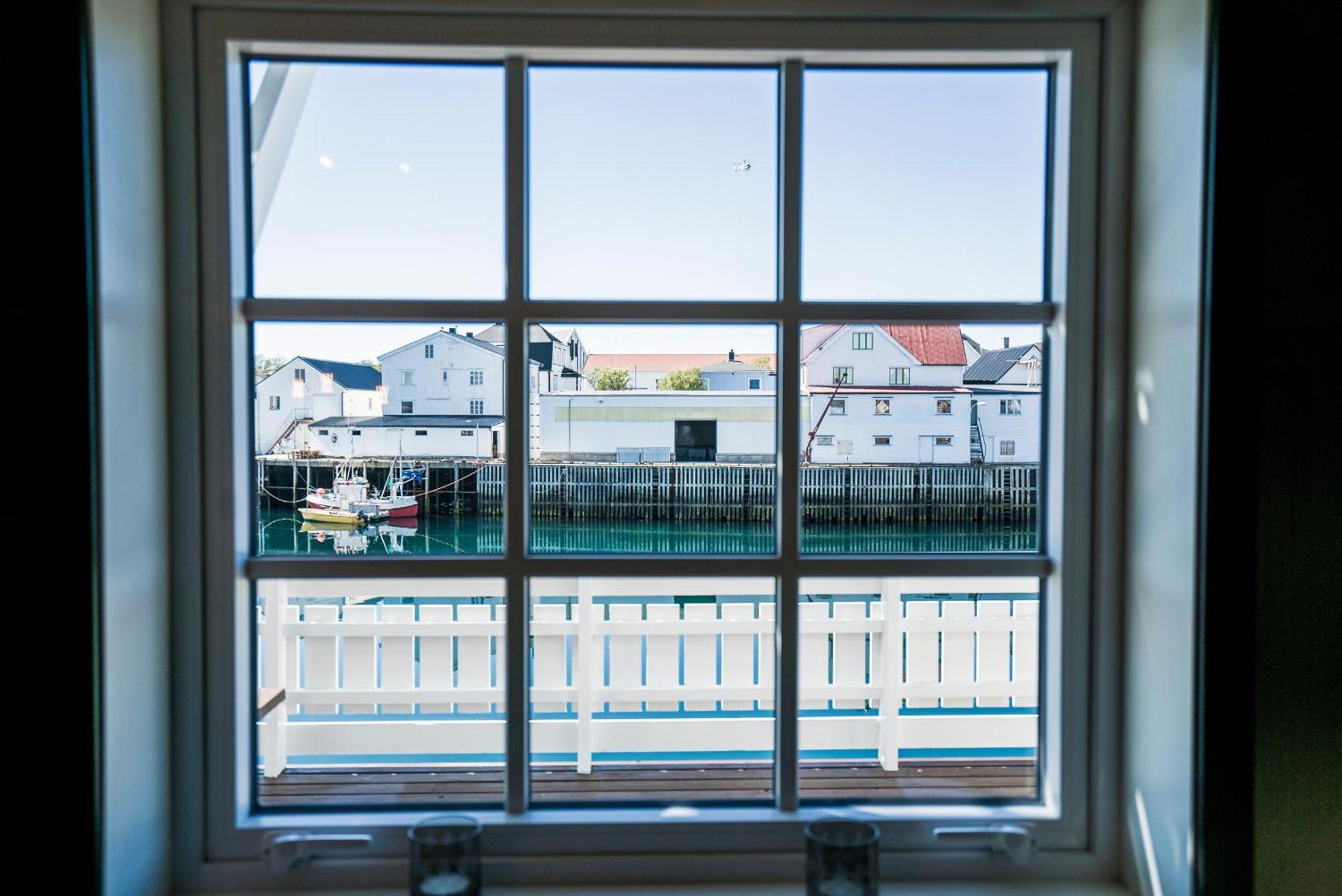 Tobiasbrygga Aparthotel Henningsvaer Room photo